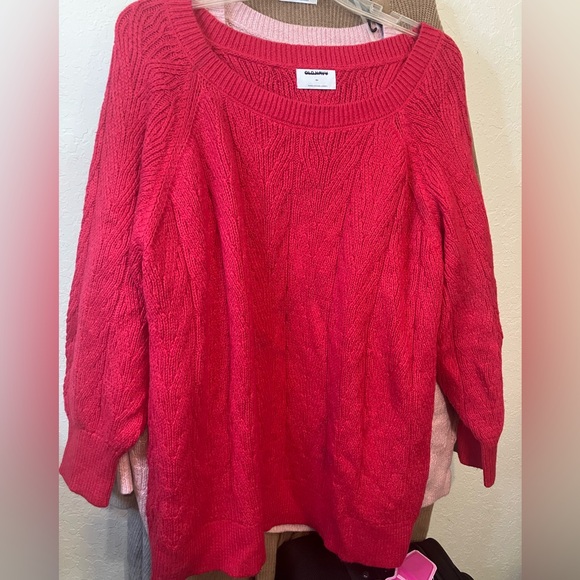 Old Navy Sweaters - Old Navy Red cable knit pullover Sweater